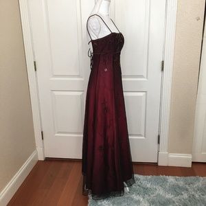 Blondie Nites Women Dress Size 6 Gown Burgundy